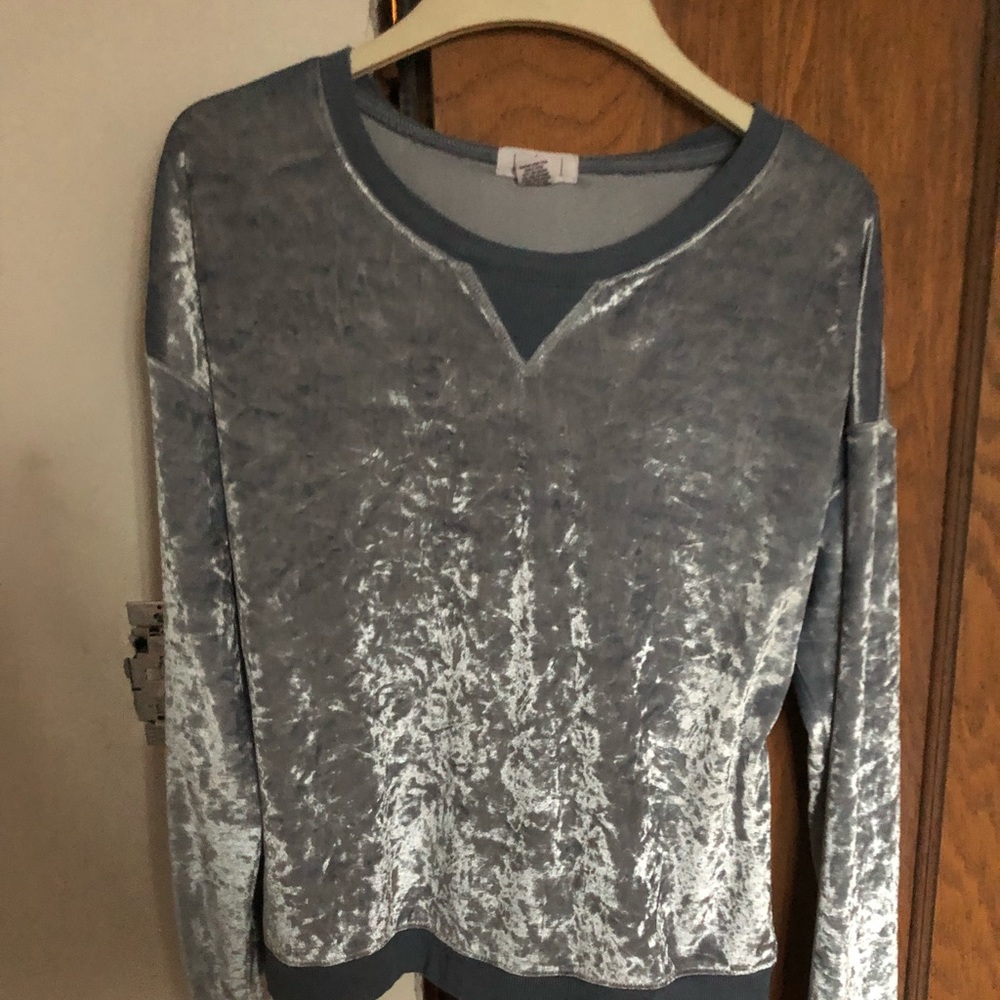 CUTE VELVET HOLOGRAPHIC SHIRT ✨💥🔮